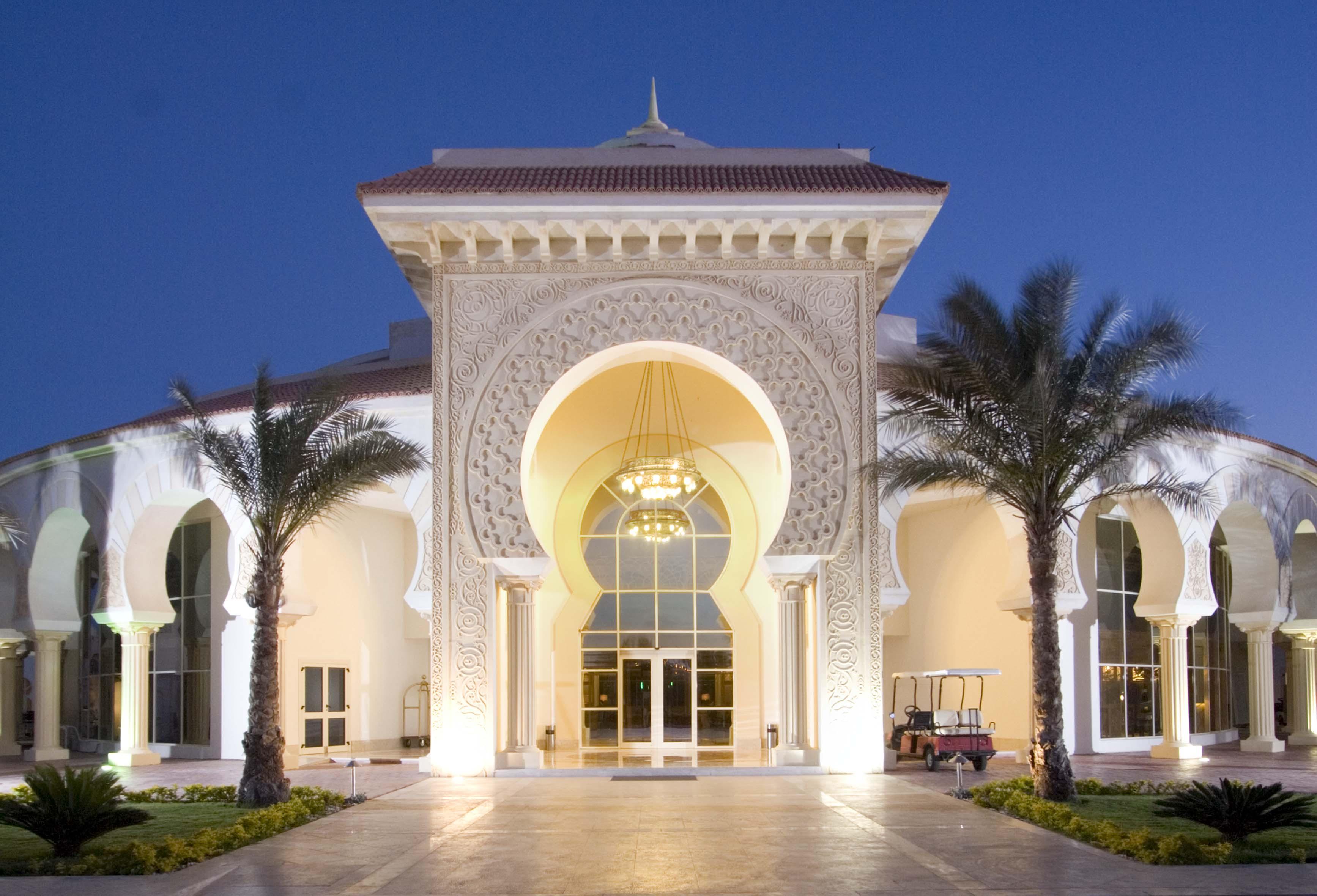 Old Palace Resort Sahl Hasheesh Hurghada Exterior foto The clubhouse at the Royal Greens Golf and Country Club
