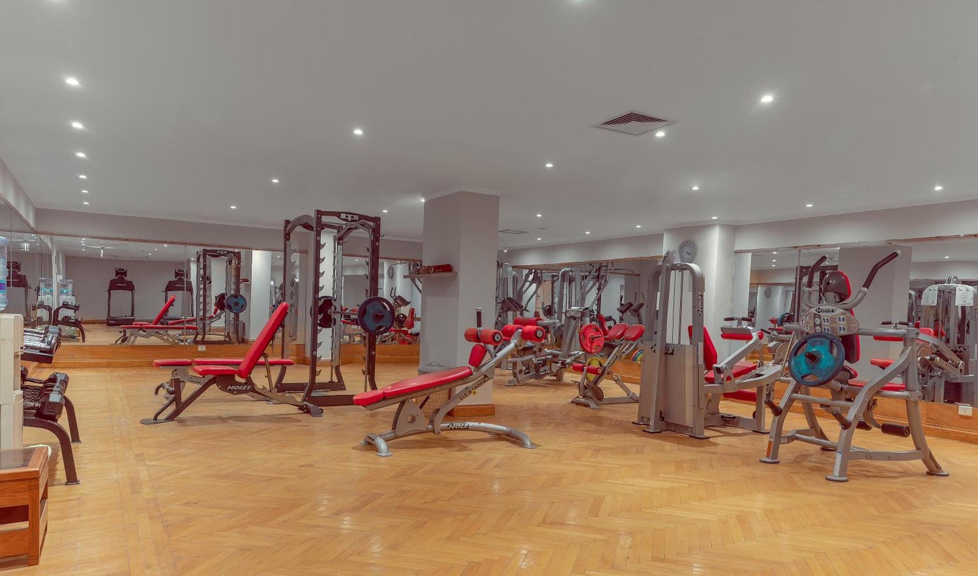 Old Palace Resort Sahl Hasheesh Hurghada Exterior foto The gym at the hotel
