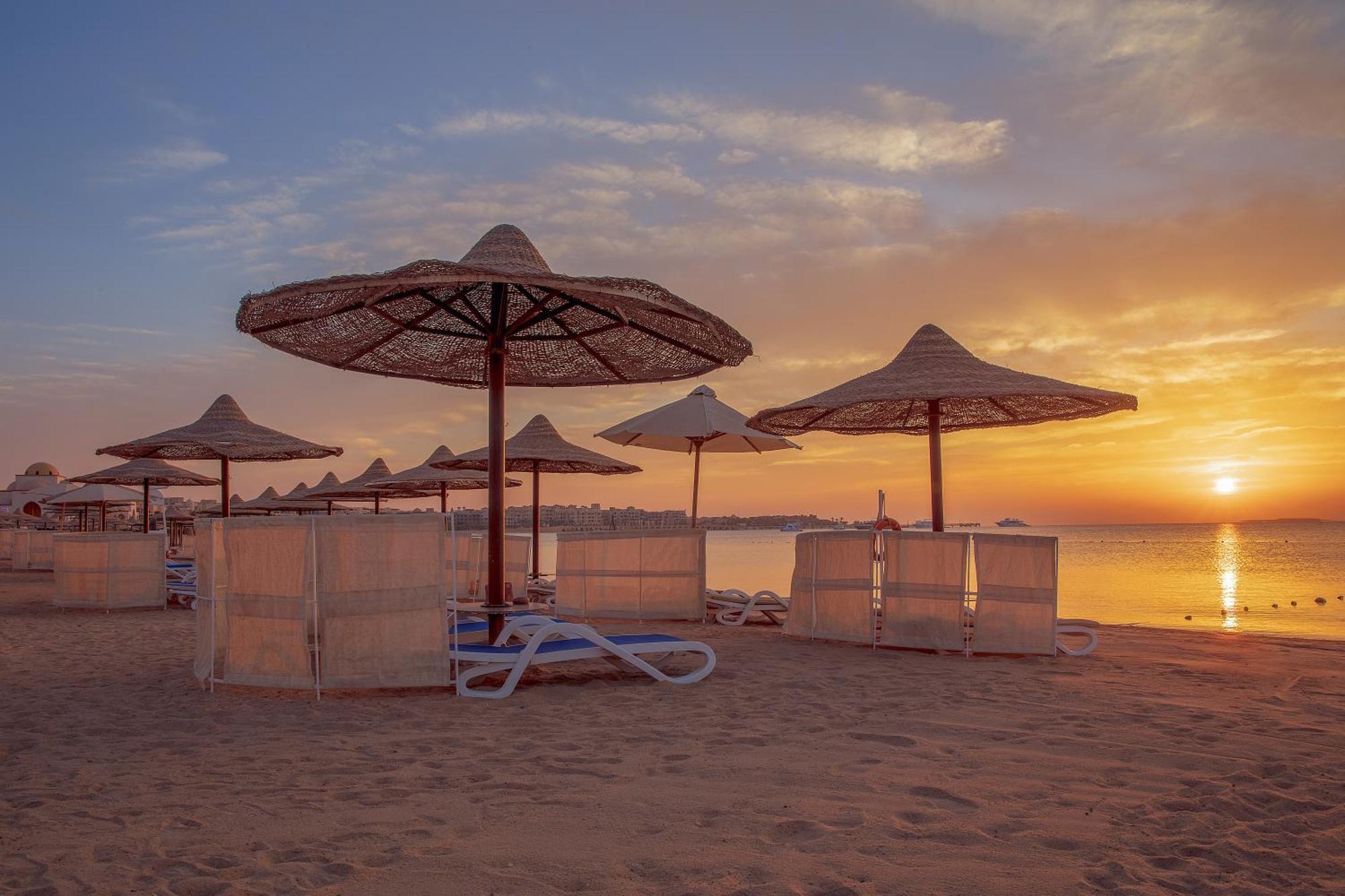 Old Palace Resort Sahl Hasheesh Hurghada Exterior foto Sunset at the Dead Sea