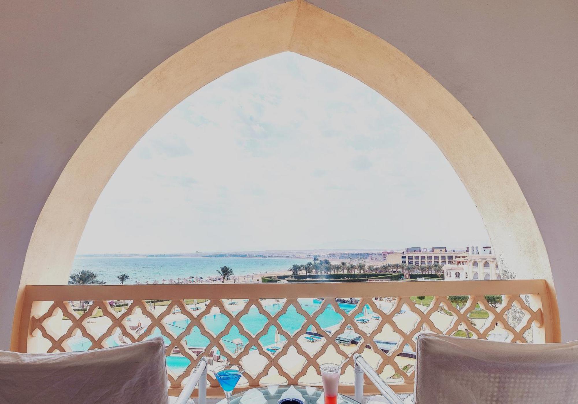Old Palace Resort Sahl Hasheesh Hurghada Exterior foto View of the Red Sea from a hotel in Sharm El Sheikh