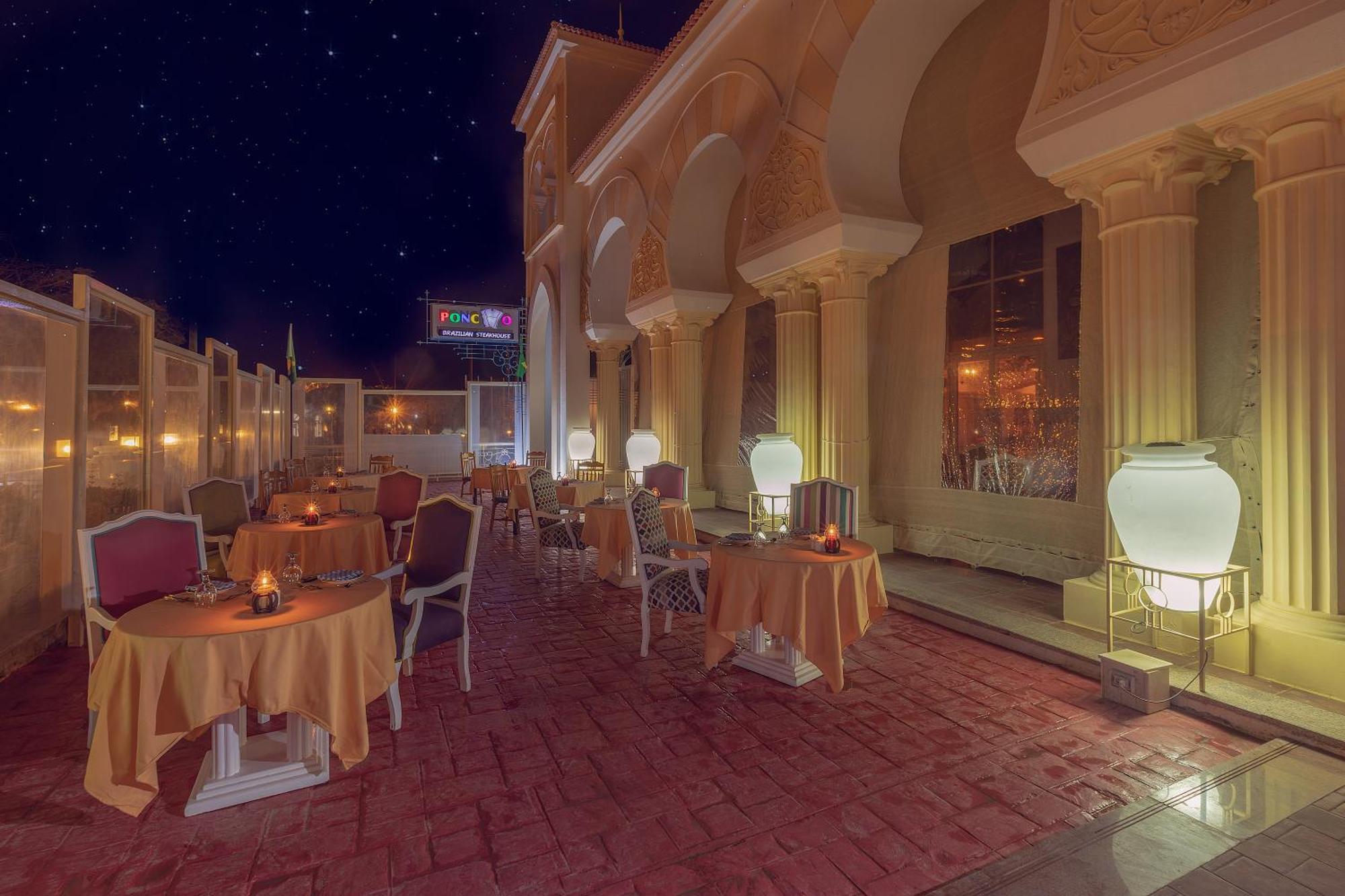 Old Palace Resort Sahl Hasheesh Hurghada Exterior foto The terrace of the hotel