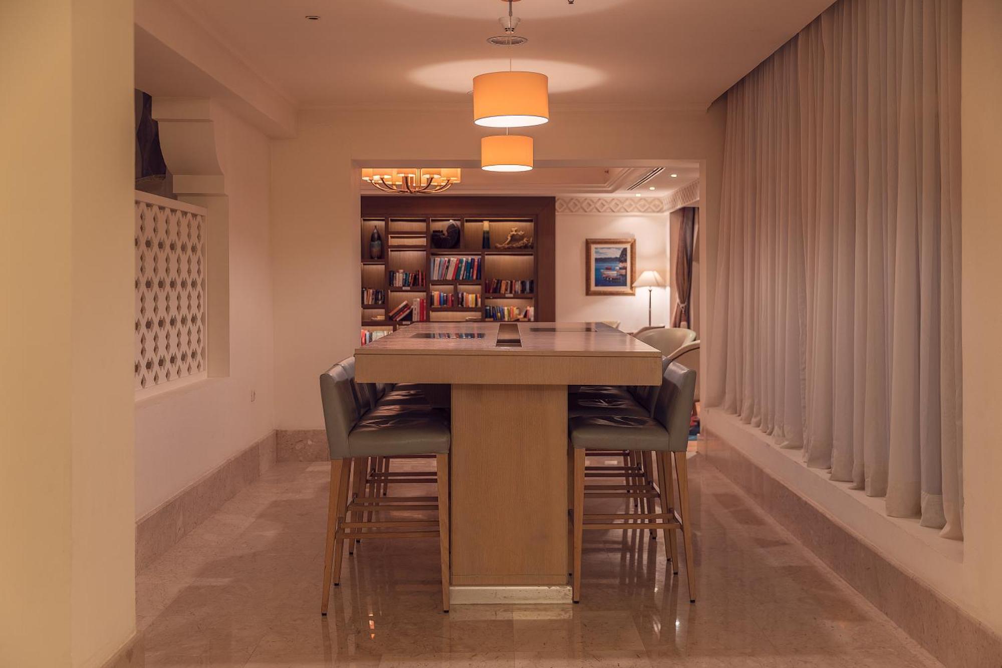 Old Palace Resort Sahl Hasheesh Hurghada Exterior foto A wet bar in a hotel suite