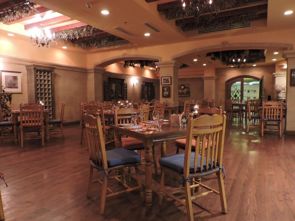 Old Palace Resort Sahl Hasheesh Hurghada Exterior foto The interior of the restaurant